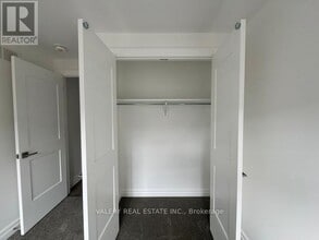 7489 Marvel Dr in Niagara Falls, ON - Building Photo - Building Photo