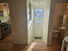 202 Timber Ln in Collinsville, CT - Building Photo - Building Photo
