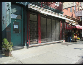 287 Bleecker St in New York, NY - Building Photo - Building Photo