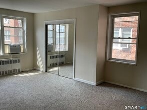 39 Glenbrook Rd in Stamford, CT - Building Photo - Building Photo