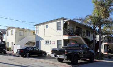 4004-4018 Mission Blvd in San Diego, CA - Building Photo - Building Photo