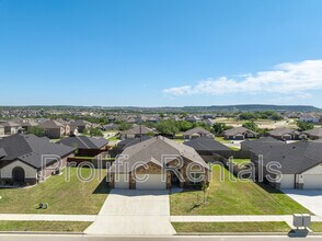 8316 Money Pit Rd in Killeen, TX - Building Photo - Building Photo