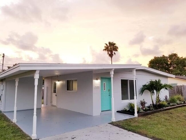 5103 Grand Blvd in New Port Richey, FL - Building Photo - Building Photo