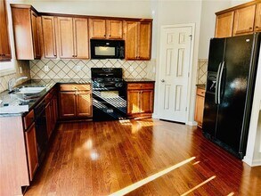 306 Knelston Oak Dr NE in Suwanee, GA - Building Photo - Building Photo