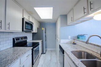 12816 Midway Rd in Dallas, TX - Building Photo - Building Photo