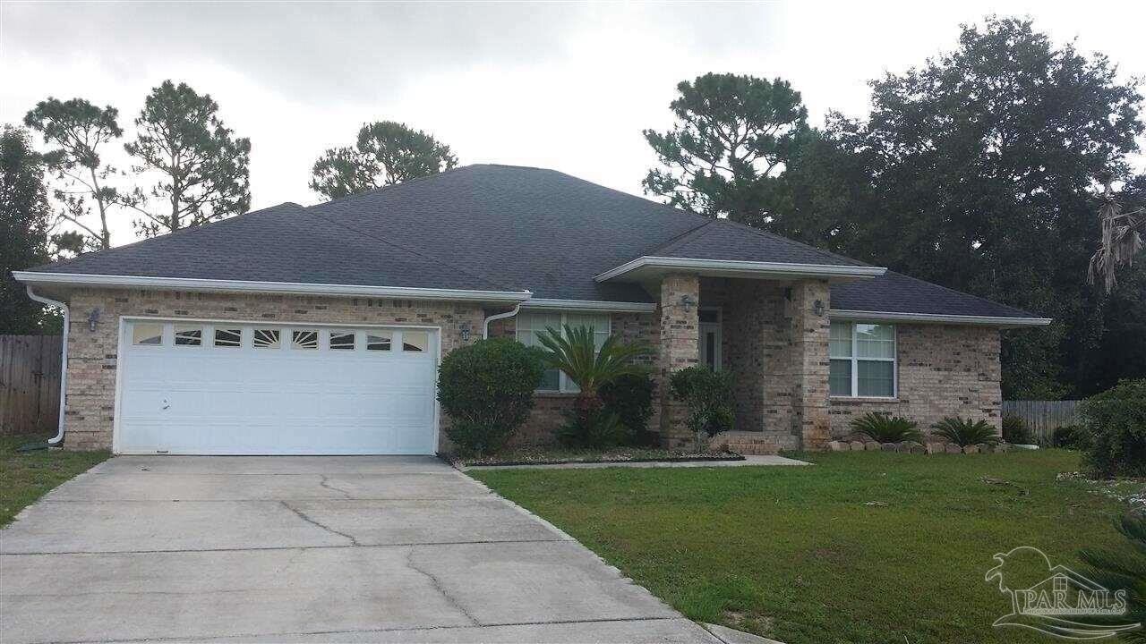 2490 Vale Dr in Navarre, FL - Building Photo