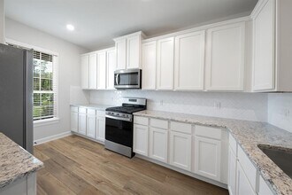 6171 White Spruce Dr in Conroe, TX - Foto de edificio - Building Photo
