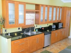 8280 Ibis St in Sarasota, FL - Foto de edificio - Building Photo