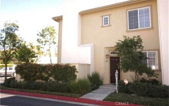 449 Ridgeway in Irvine, CA - Building Photo