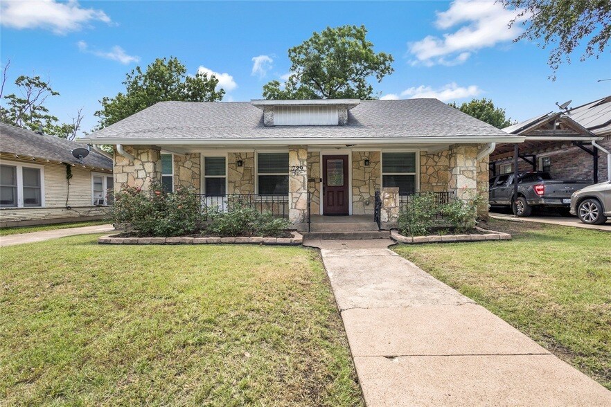 729 S Winnetka Ave in Dallas, TX - Building Photo