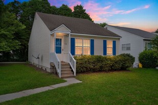 716 Varsity Dr in Wilmington, NC - Building Photo