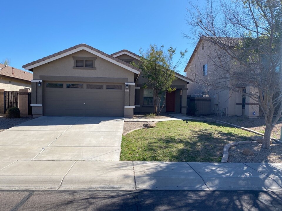 39427 N George Ave in San Tan Valley, AZ - Building Photo