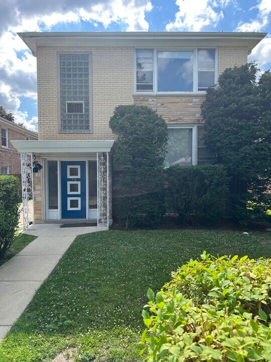 720 Wesley Ave in Evanston, IL - Building Photo