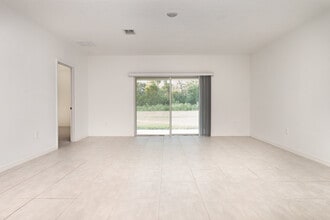 176 Citrine Loop in Kissimmee, FL - Foto de edificio - Building Photo