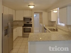 4335 Olive Ave in Sarasota, FL - Building Photo - Building Photo