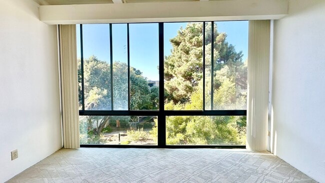 5 Commodore Dr in Emeryville, CA - Building Photo - Building Photo