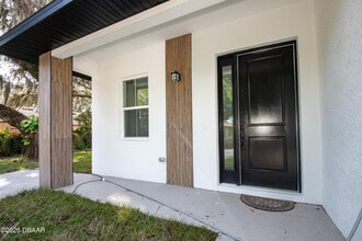 618 N Duss St in New Smyrna Beach, FL - Building Photo - Building Photo