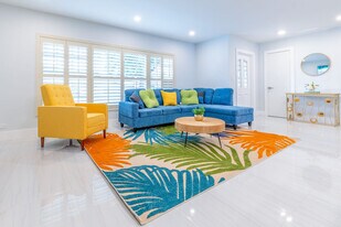 6466 NW 20th St in Margate, FL - Building Photo