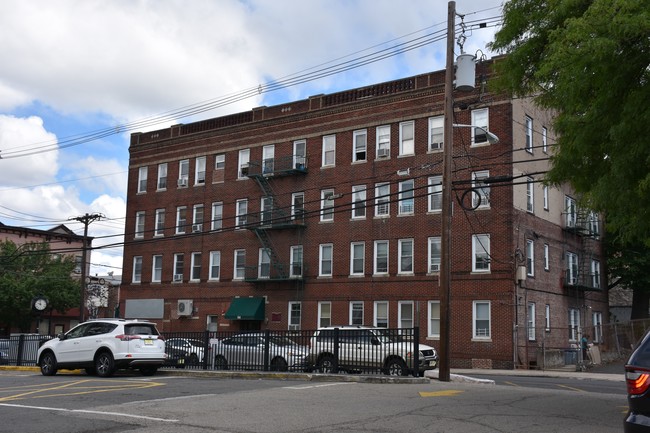 6700 Park Ave in West New York, NJ - Building Photo - Building Photo