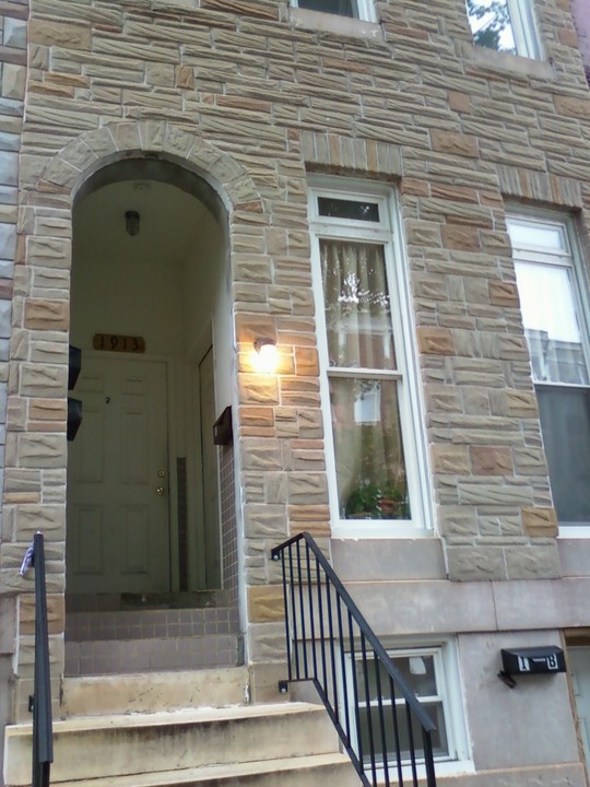 1913 Druid Hill Ave in Baltimore, MD - Foto de edificio