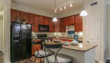 1450 E League City Pkwy in League City, TX - Building Photo - Building Photo