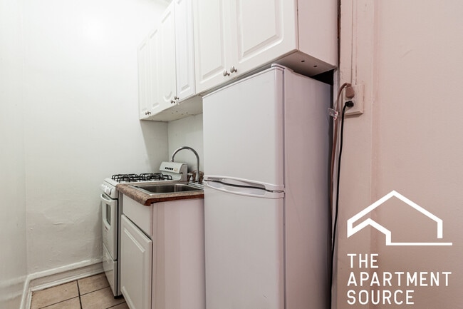 property at 2827 N Burling St