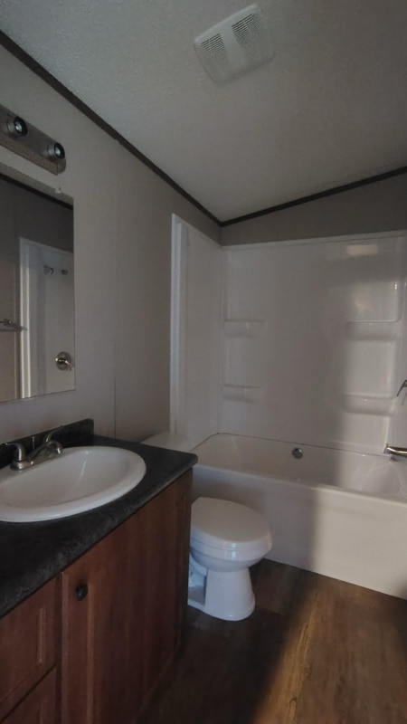 3637 SE 6th St in Topeka, KS - Foto de edificio - Building Photo