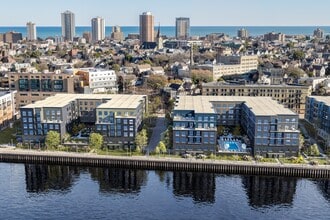 Rowe MKE in Milwaukee, WI - Foto de edificio - Building Photo
