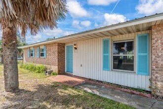 1742 S Central Ave in Flagler Beach, FL - Building Photo - Building Photo