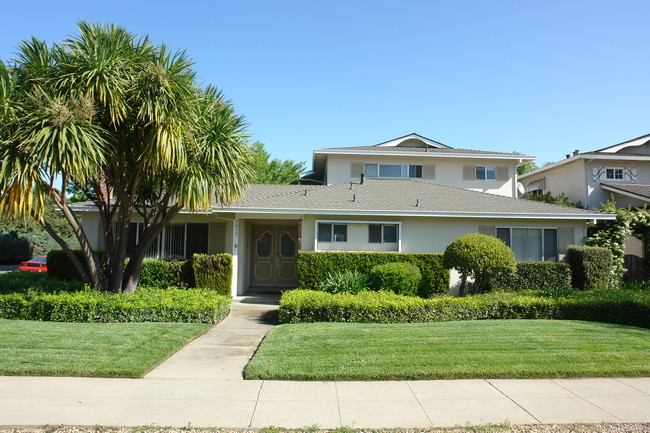 3015 Walgrove Ave in San Jose, CA - Foto de edificio - Building Photo