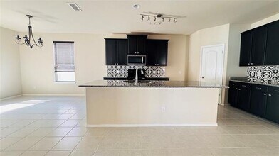 1045 Holly Anne Ln in Aubrey, TX - Building Photo - Building Photo