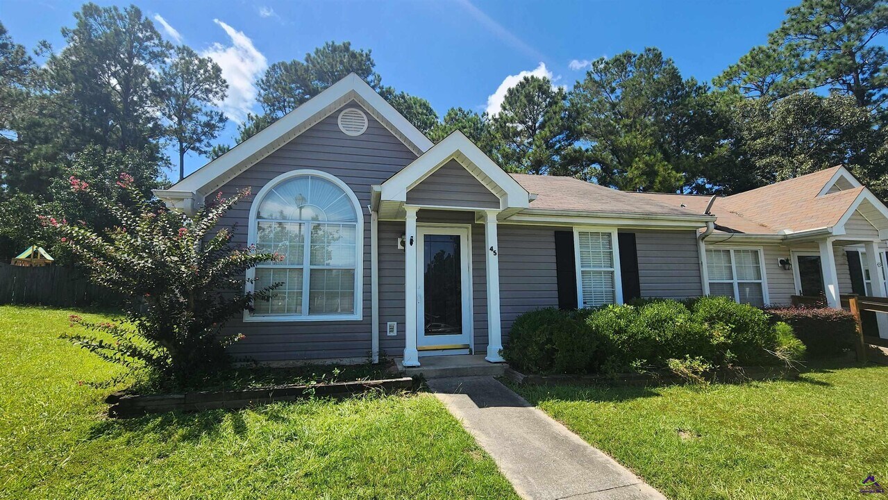 45 Skyway Dr in Warner Robins, GA - Building Photo