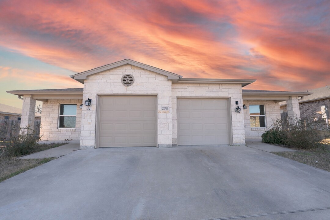 208 Lowes Blvd in Killeen, TX - Building Photo