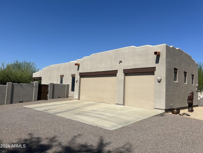 40220 N 2nd Dr in Phoenix, AZ - Foto de edificio - Building Photo