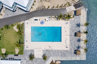 10877 Overseas Hwy in Marathon, FL - Building Photo - Building Photo