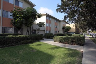 St Andrews Terrace in Los Angeles, CA - Building Photo