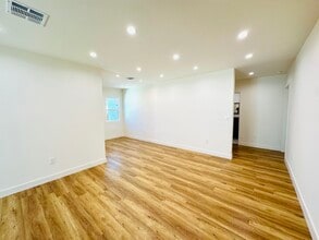 11104 Oxnard St, Unit 11104 in North Hollywood, CA - Foto de edificio - Building Photo