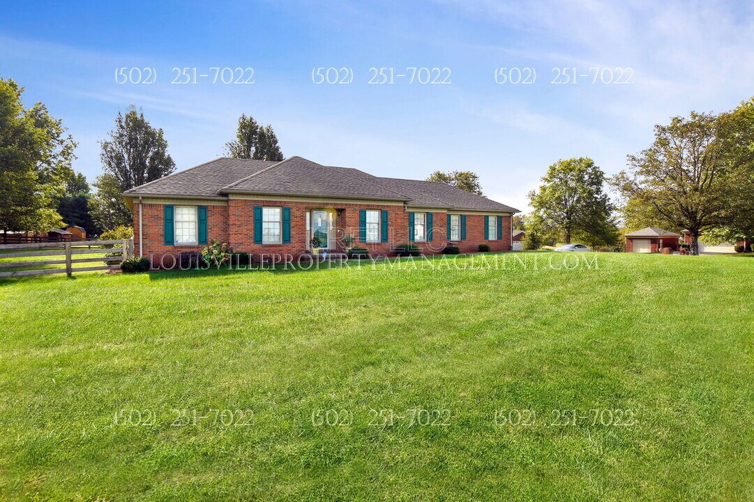 1001 Navajo Dr in Bardstown, KY - Building Photo