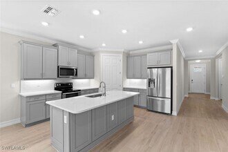 499 Polihale Wy in Naples, FL - Building Photo - Building Photo