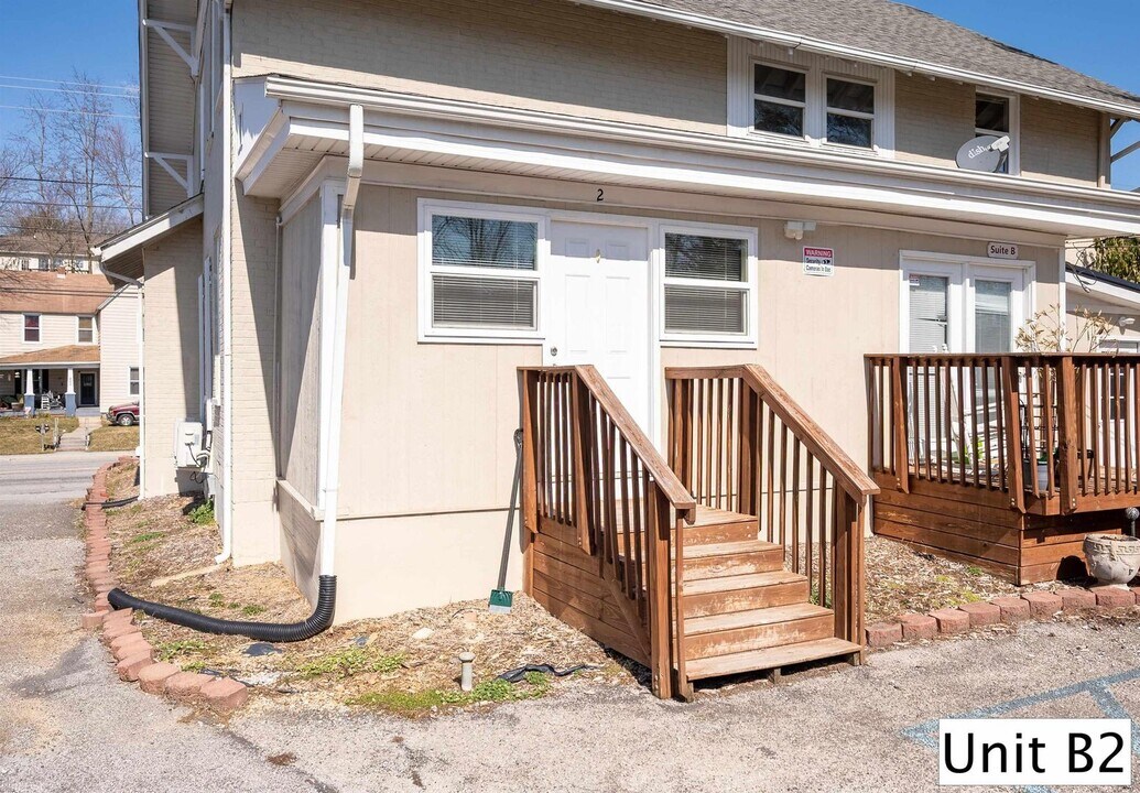 201 Roanoke St in Christiansburg, VA - Building Photo