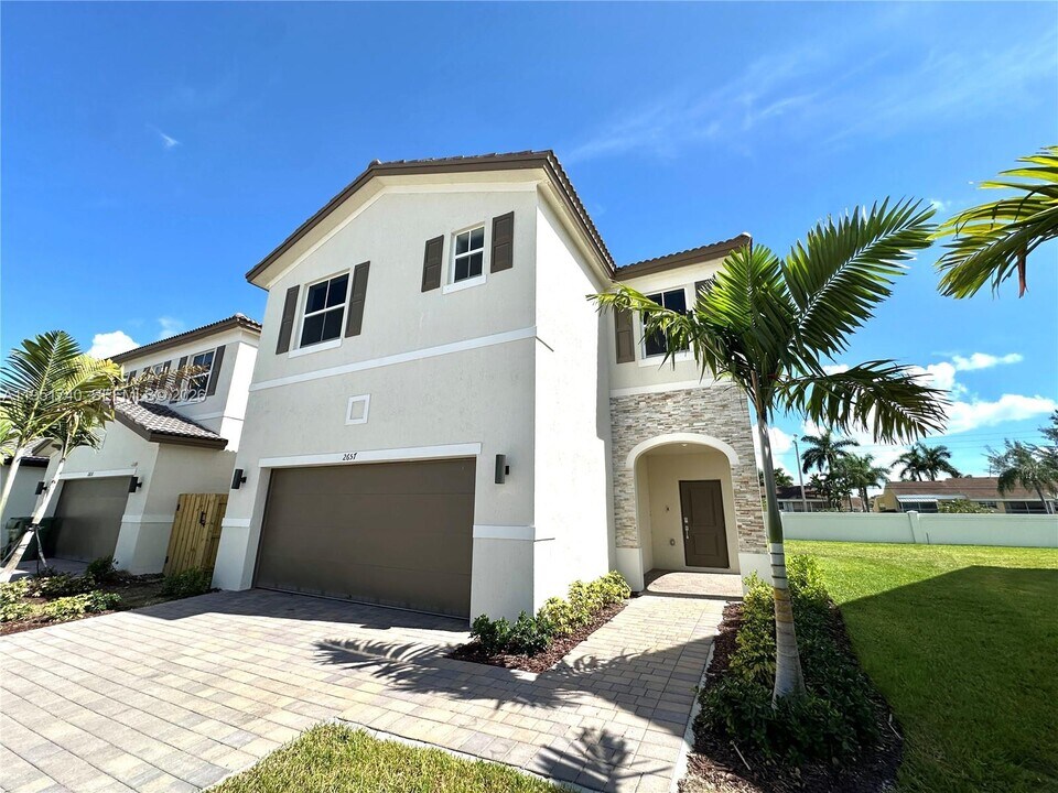 2657 SE 24th Ct in Homestead, FL - Building Photo