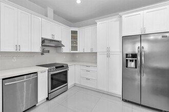 6402 SW 93rd Pl in Miami, FL - Building Photo - Building Photo
