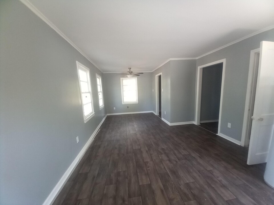 19 McCool Cir in Pine Bluff, AR - Building Photo