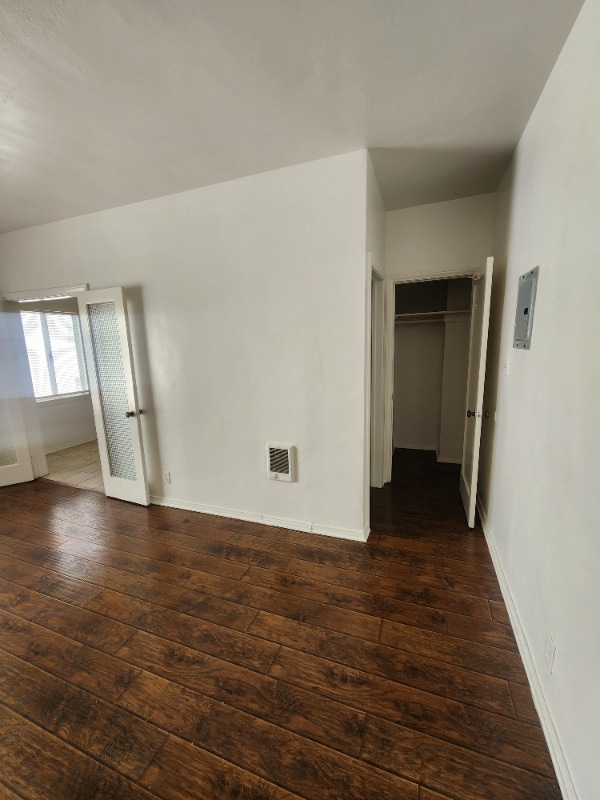 615 Normandie Ave