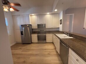 6 Harbour Isle Dr E in Fort Pierce, FL - Building Photo - Building Photo
