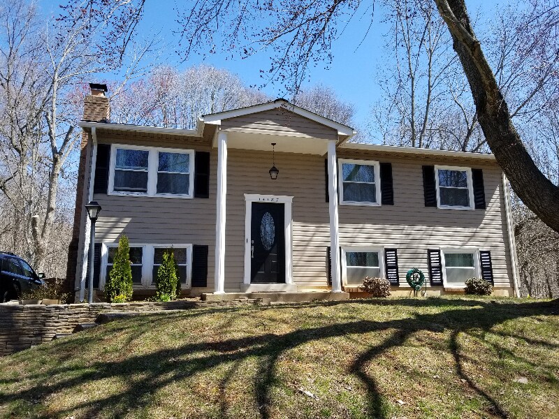 14187 Logan Ct in Woodbridge, VA - Building Photo
