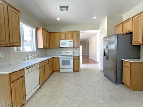2338 Peaceful Sky Dr in Henderson, NV - Building Photo - Building Photo