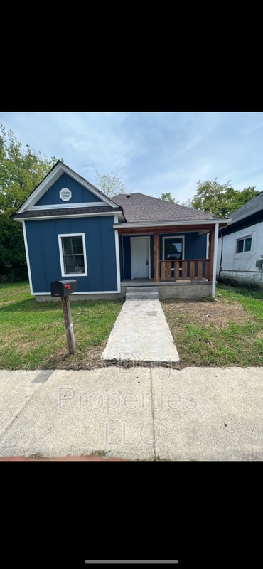 property at 412 N Hawthorne St