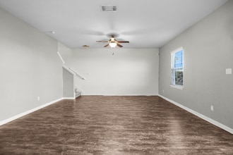 14016 Sherri Berry Wy in Manor, TX - Foto de edificio - Building Photo