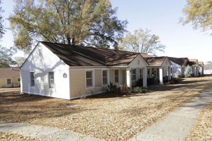 Camp Croft Court in Spartanburg, SC - Building Photo